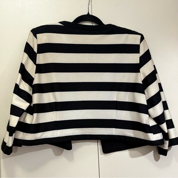 Danny & Nicole Elegant Black Jacket - Picture 5 of 6